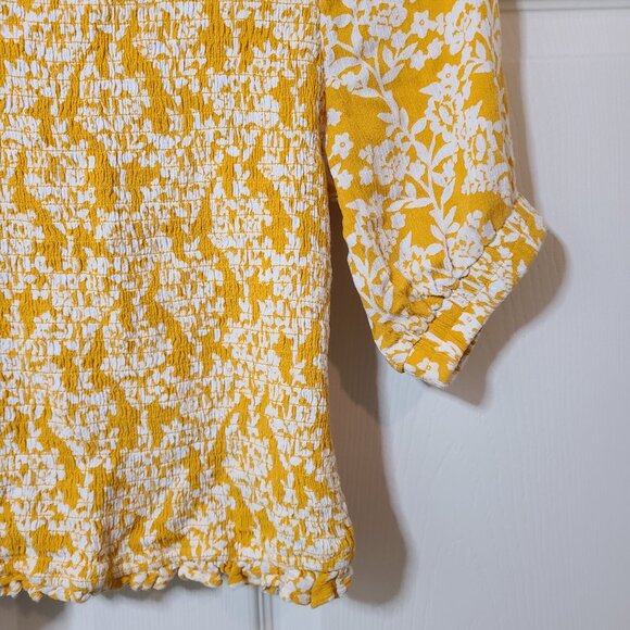 Mello Day NWOT Yellow Stretch Cropped Floral Top Size Small - Picture 3 of 5